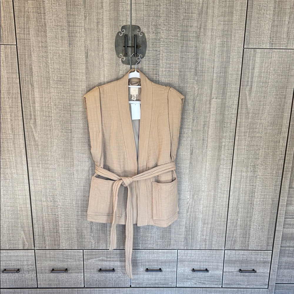 H&M Beige Textured Belted Waistcoat‎
